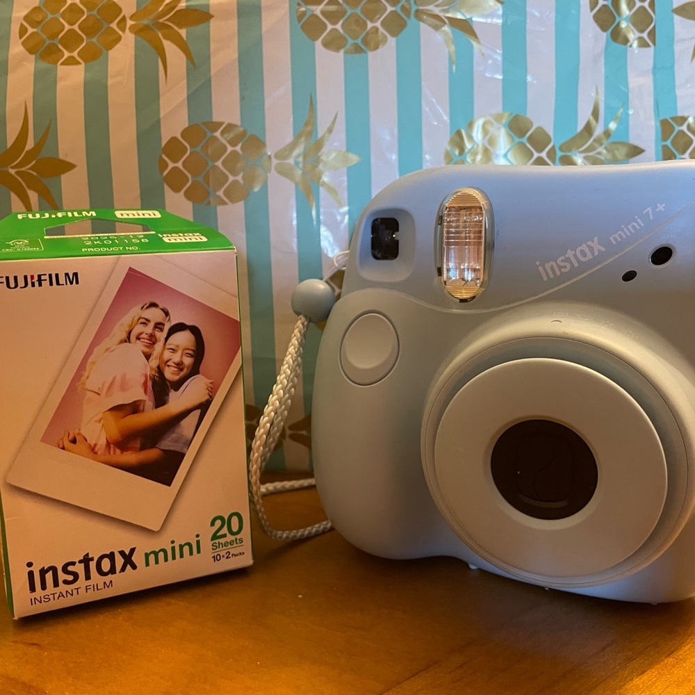 Fujifilm Instax Mini 7+ Instant Camera - Light Blue